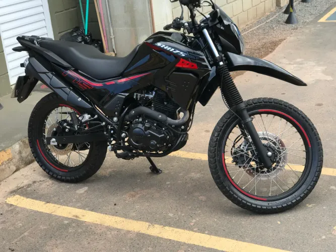 Vende-se moto SHI 175