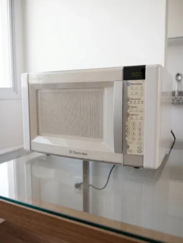 Microondas Electrolux 30litros 127V pra sair logo