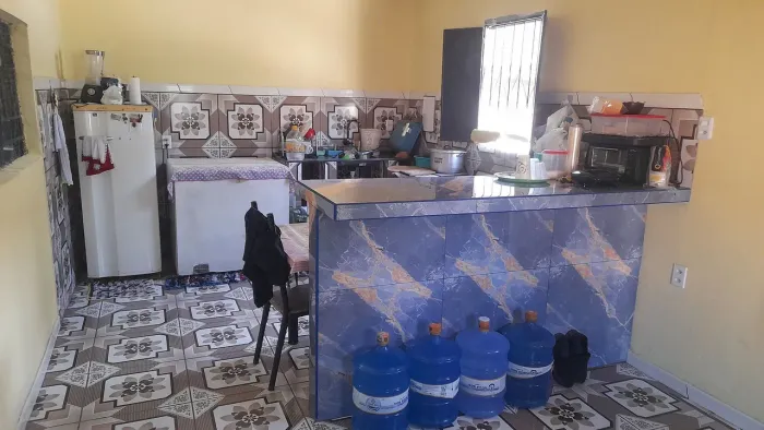 Vendo uma Casa No Bairro Nova Vitória na Comunidade Caminhar com Deus Motivo Viagem  