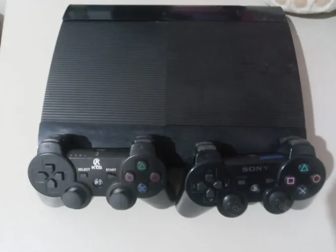 PS3 SEMINOVO DESTRAVADO HEN 2 CONTROLES
