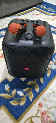 Jbl partybox encore , Com avaria,  nao liga molhou. 