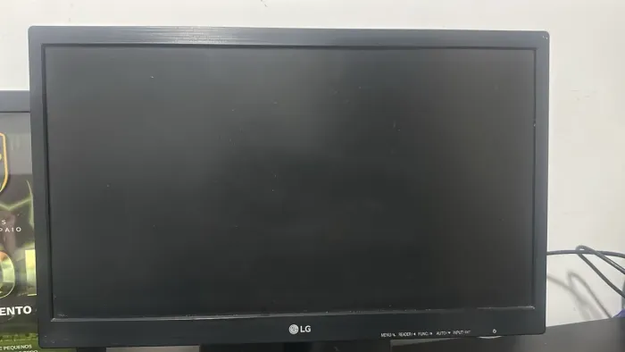 PC antigo + monitor 17?