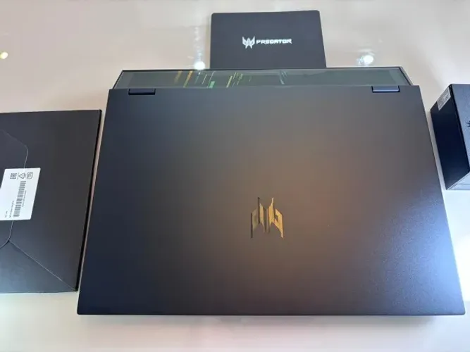 Acer Predator Helios 16 AI RTX 5090 | OLED 240Hz | 64GB RAM | 2TB NVME