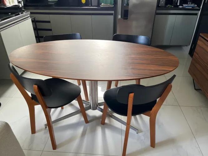 Vendo mesa com 4 cadeiras e um buffet da Tok Stok