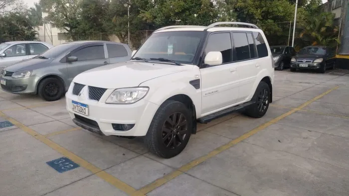 Mitsubishi Pajero TR4 2.0 Flex 16V 4X2 Mec. 2015