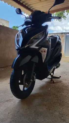 Vende-se uma moto elite 125 ano 2023/2024