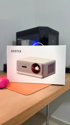 Projetor BYINTEK U14 Pro 4K 1080P 1500 ANSI Lumens Android 11 Bluetooth 5.0 Wi-Fi