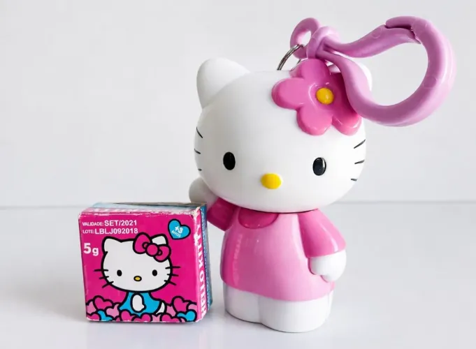 Boneca Hello Kitty Colecionável Rosa com Caixa Original | Item Vintage para Coleção