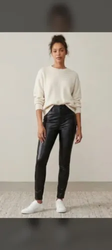 Calça corino NOVA preta