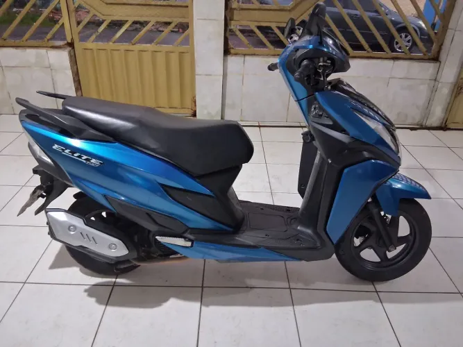 VENDO MOTO HONDA ELITE 125 AZUL METÁLICO DO ANO 24/25