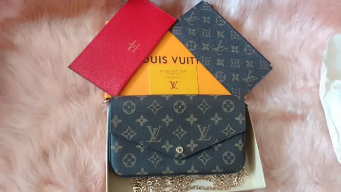 Vende-se Bolsa Louis Vuitton