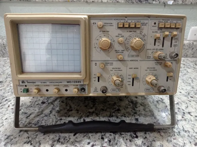 Osciloscópio Minipa 50MHz para conserto