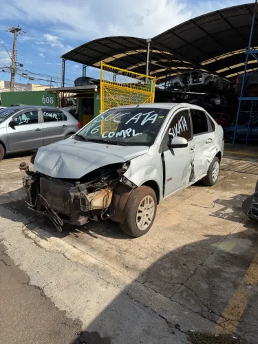 ?Sucata FORD fiesta sedan 1.6 Zetec flex 2013 manual/para retirada de peças?