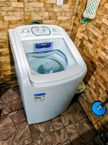 VENDO MÁQUINA DE LAVAR ROUPA 11 KILOS ELETROLUX NOVÍSSIMA