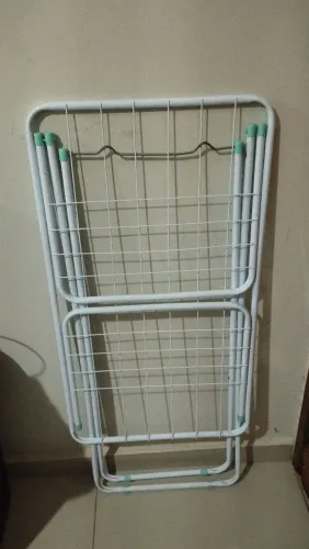 Varal de roupa de chão