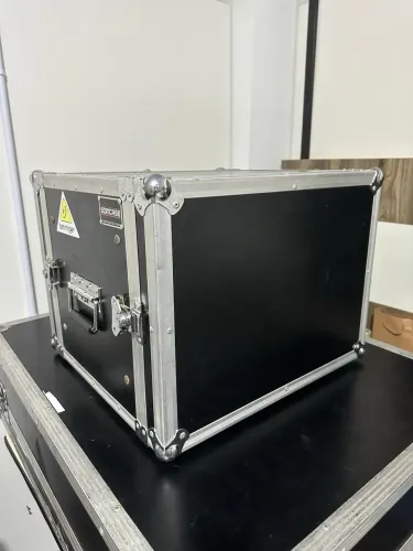 Hard case rack 8U somcase