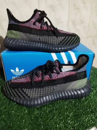 Tênis Adidas yeeezy Tam 40 yecheil refletivo 