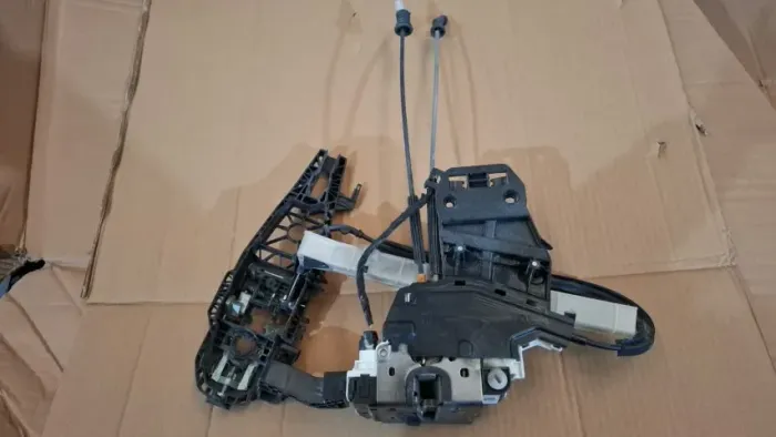 Fechadura Porta Traseira Esquerda completa Jeep Renegade / Fiat Toro Original Usada
