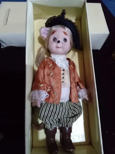 Boneco gatos de botas ,contos de fadas.