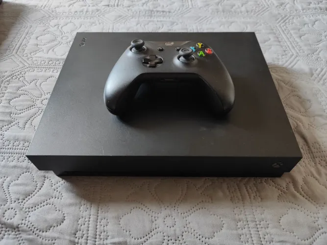Xbox One X 500GB