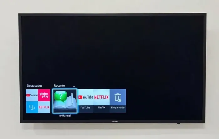 Televisão Samsung 43 e controle 