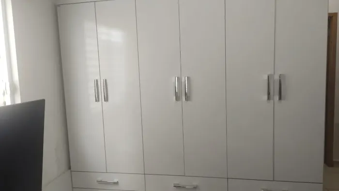 Vende-se guarda roupa 