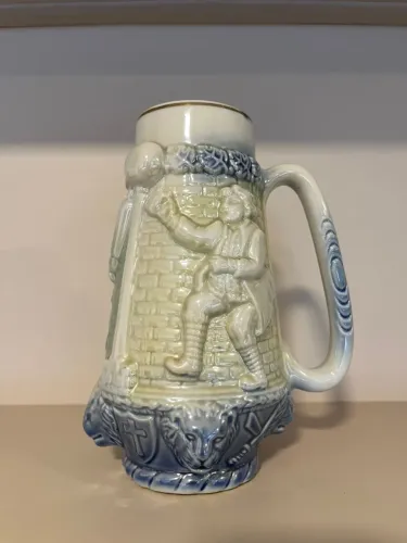 Lindo caneco de chopp decorativo em cerâmica  - Curitiba