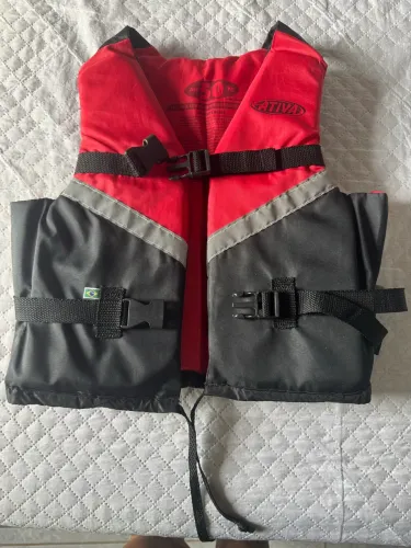 Colete Salva Vidas da marca Ativa cor vermelho