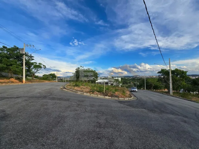 Terreno à Venda no Condomínio Monte Verde em Carmo do Cajuru MG.