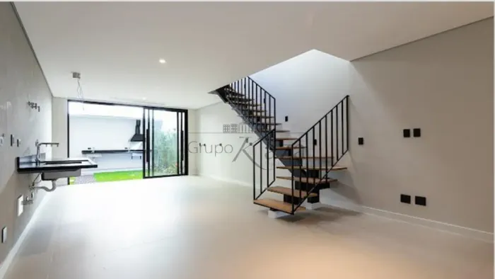 Casa - Vila Nova Conceição - 2 Suítes - 190m².