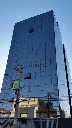 Sala Comercial | 40m² | 2 Banheiros | 1 Vaga | Zona Central