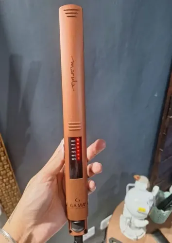 Vendo chapinha e escova secadora e alisadora por 300 nova