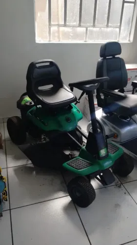 Trator Cortador de Grama 