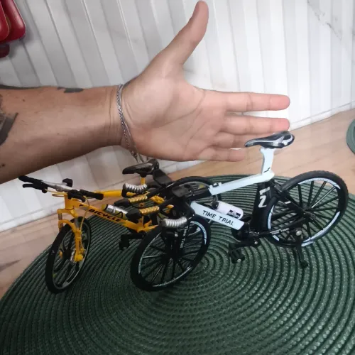 2 MINI BIKES DE METAL