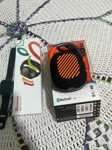 Vendo caixa JBL mais um relógio digital