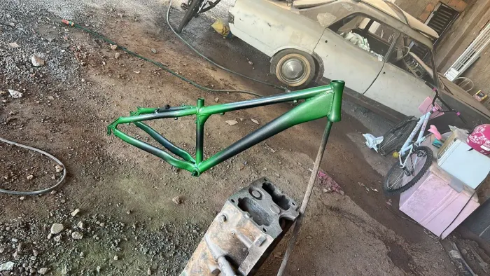 Quadro venzo aro 26 repintado