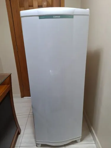 Geladeira Consul (Refrigerador) de 1 porta com Degelo seco, muito nova.