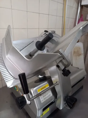 Fatiadora de Frios
