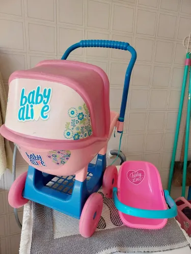 Vendo Carrinho de bebê Baby Alive