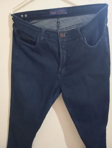 Calça jeans famel feminina 44