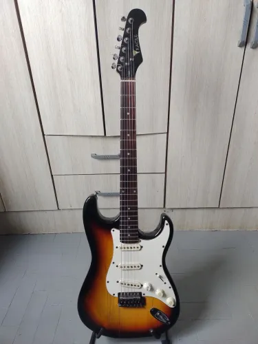 Guitarra Eagle Strato