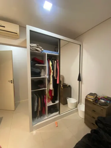Guarda roupa c/ espelho