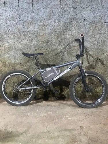 BMX KUWAHARA