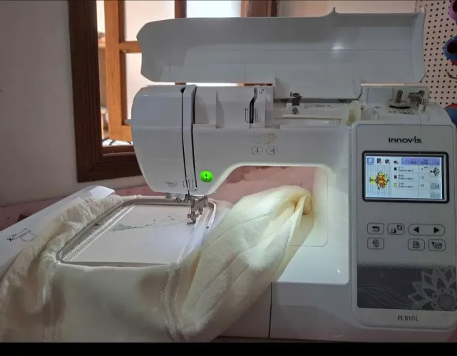 Maquina Bordadeira Brother Pe810