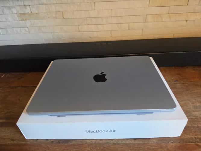 MacBook AIR M4 2025 16GB RAM 256GB SSD
