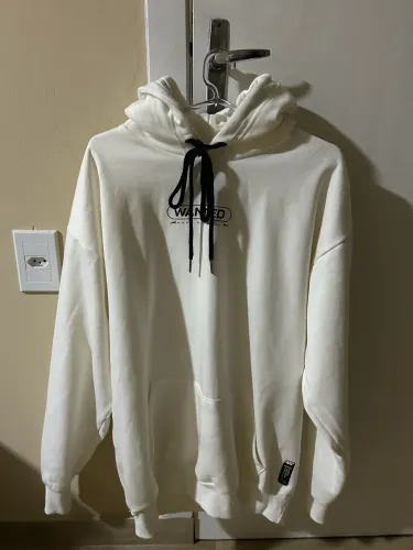 Vendo Moletom Canguru e Quatro Camisas
