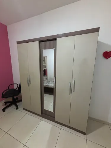 Guarda-roupa casal