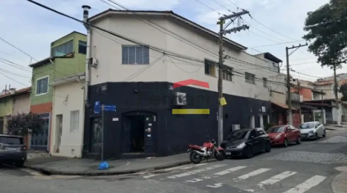 Casa à Venda em Santana 150 m² com 2 Salões Comerciais