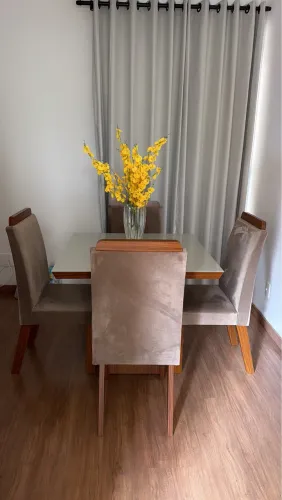 Mesa 4 cadeiras 