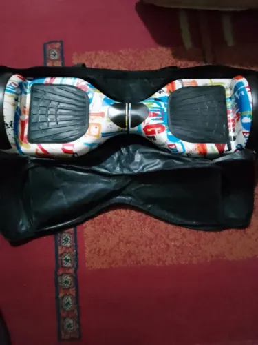 Vendo um hoverboard em perfeito estado de conservação